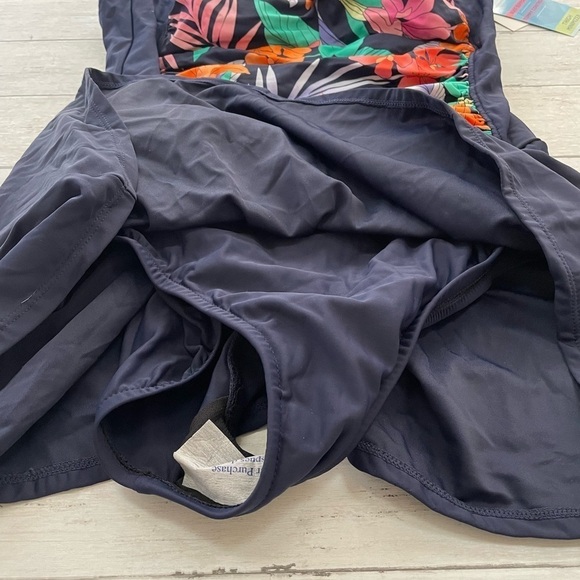 Swim Solutions Women's Colorblocked Tummy-Control Swimdress shirred front 14 - Picture 9 of 11